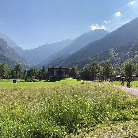 Finestra Sulle Alpi Orobie Appartement Valbondione Buitenkant foto