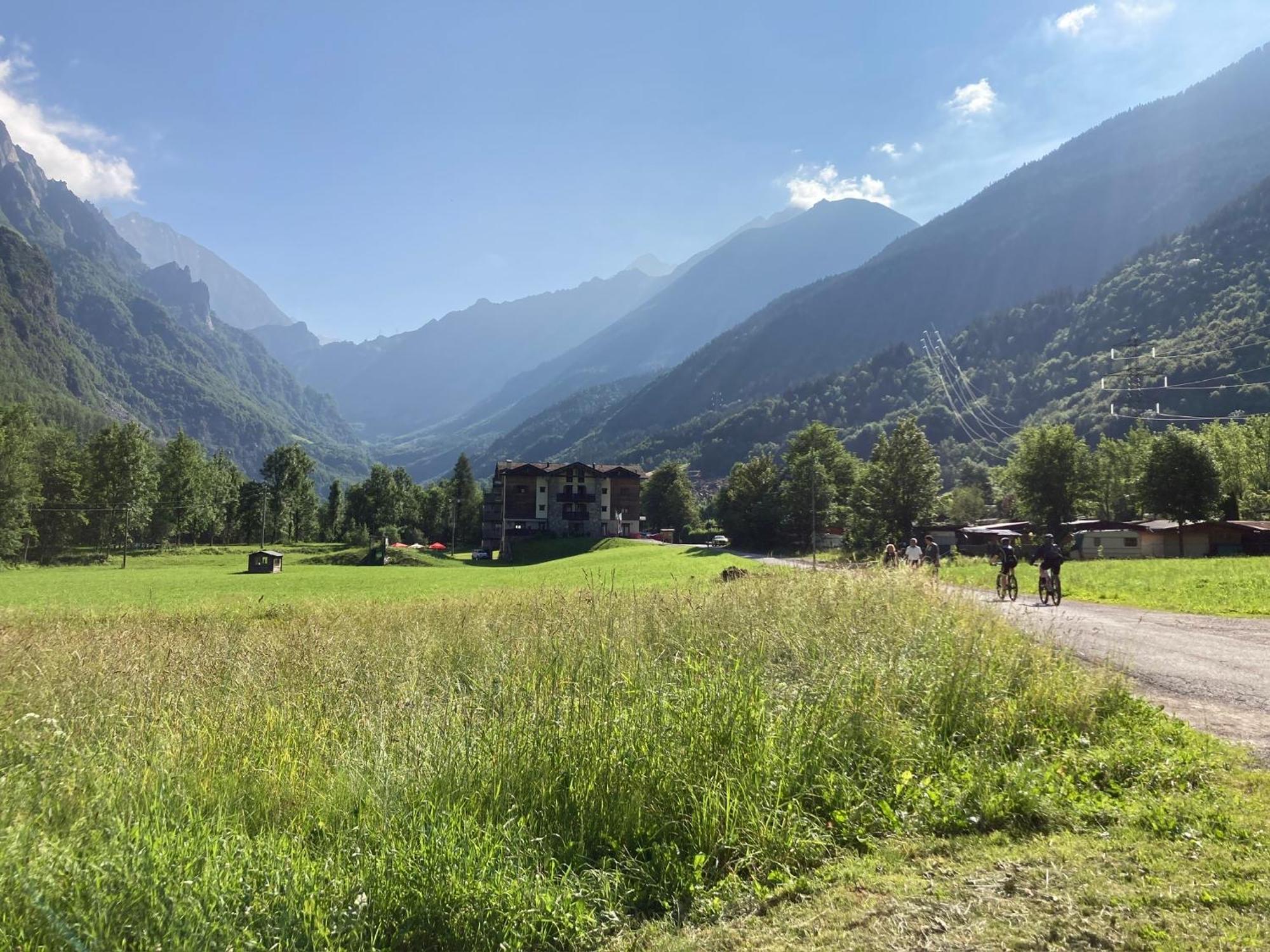 Finestra Sulle Alpi Orobie Appartement Valbondione Buitenkant foto